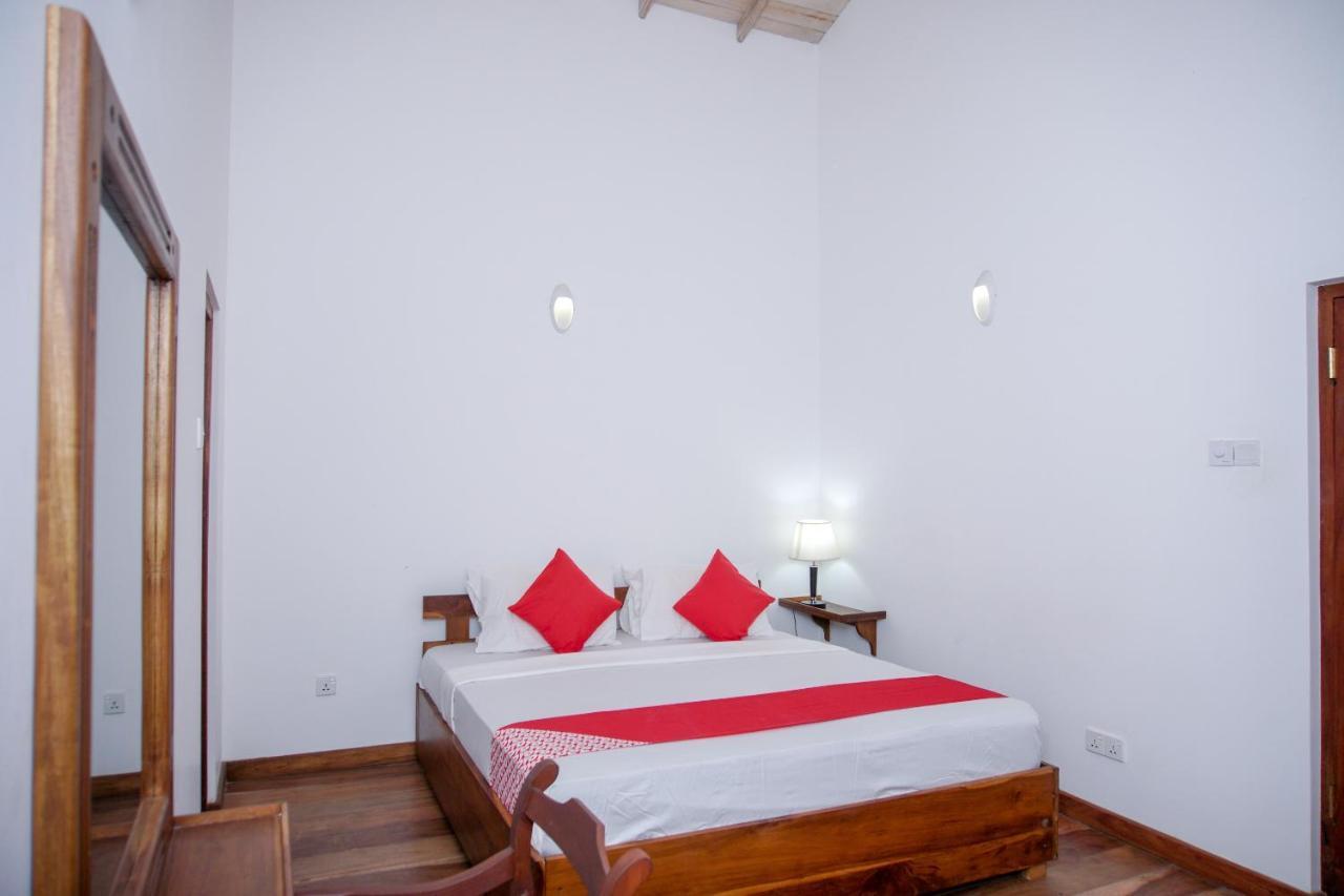 Green Edge Villa Хиккадува Экстерьер фото